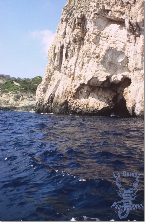 into the blue grotto, croatia, otok bisevo, island bisevo, blue grotto, water, adriatic sea, waves, white rock, la gringa photos, going nomadic